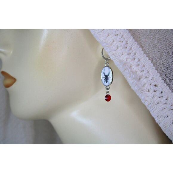 Halloween Spider Earrings - Handmade - Picture 3 of 5